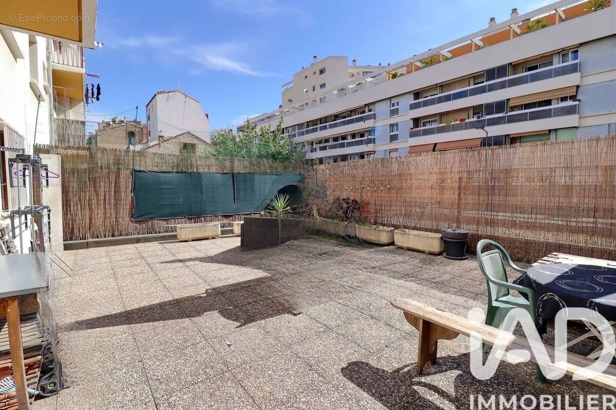 Photo 1 - Appartement à MARSEILLE-5E