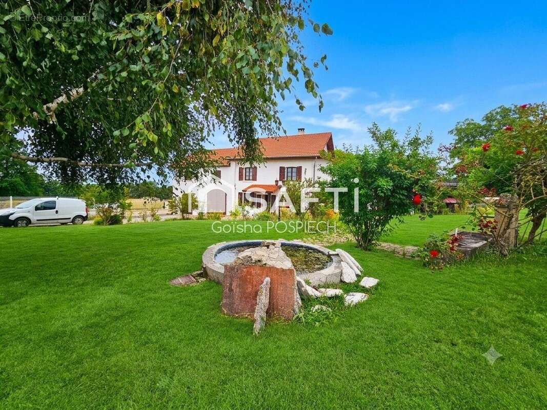 Maison 135 m² à Virieu  - photo 3