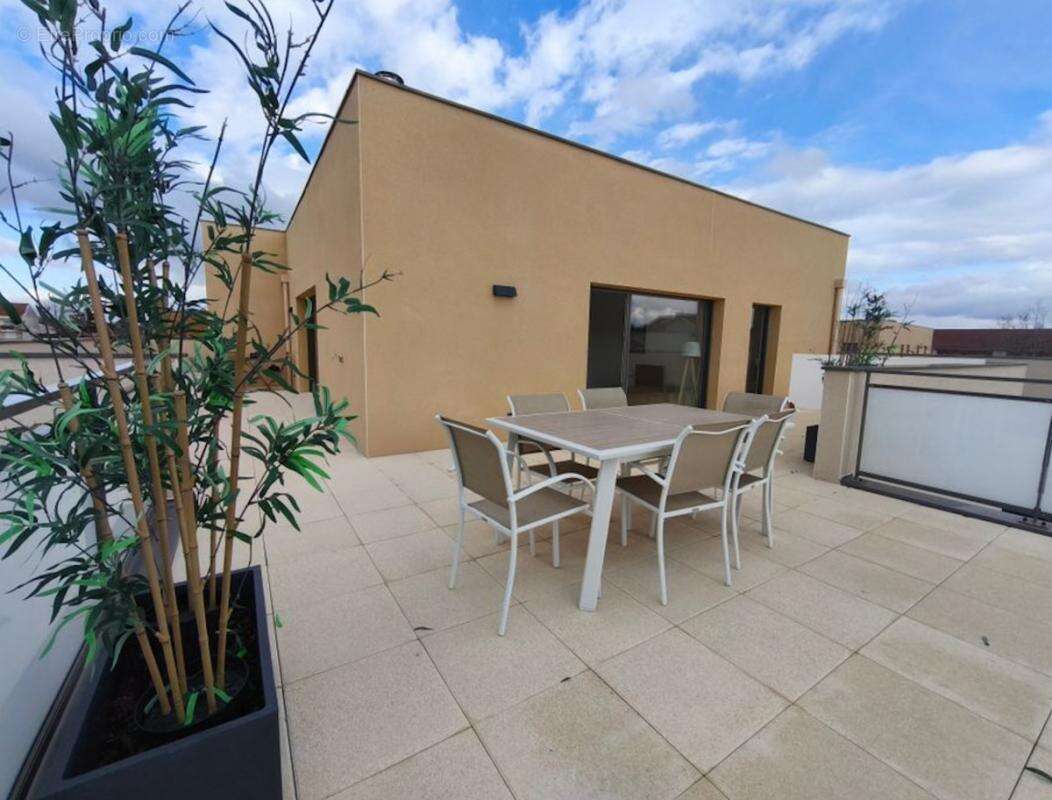 Appartement à CRAPONNE