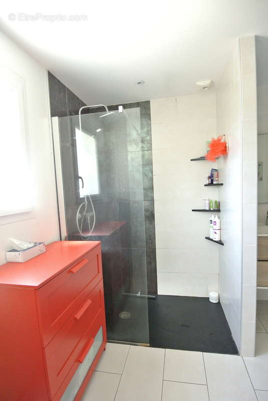 Plain Pied récent 3 ch bureau avec 2ème logement garage sur 2600 - photo 19