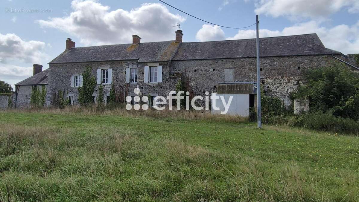 Maison à LE MOLAY-LITTRY