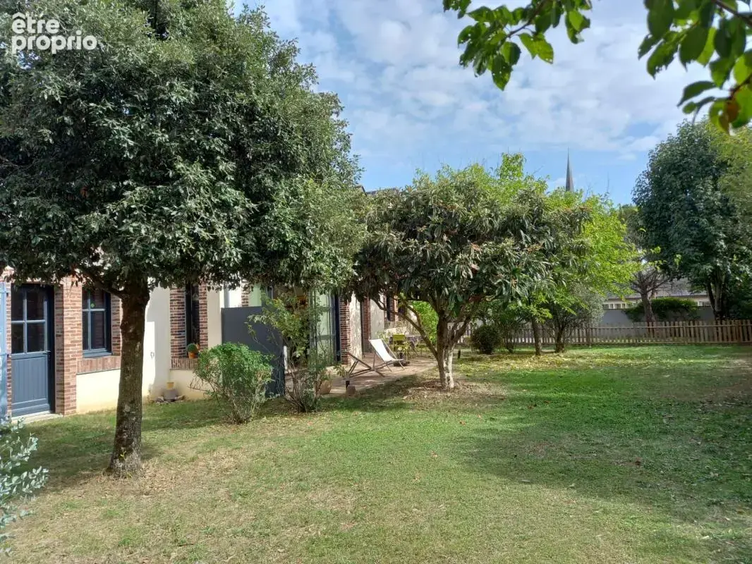 Laval – maison de caractère de 240 m² avec jardin arboré de 1 180 m², à deux pas du centre-ville - photo 26