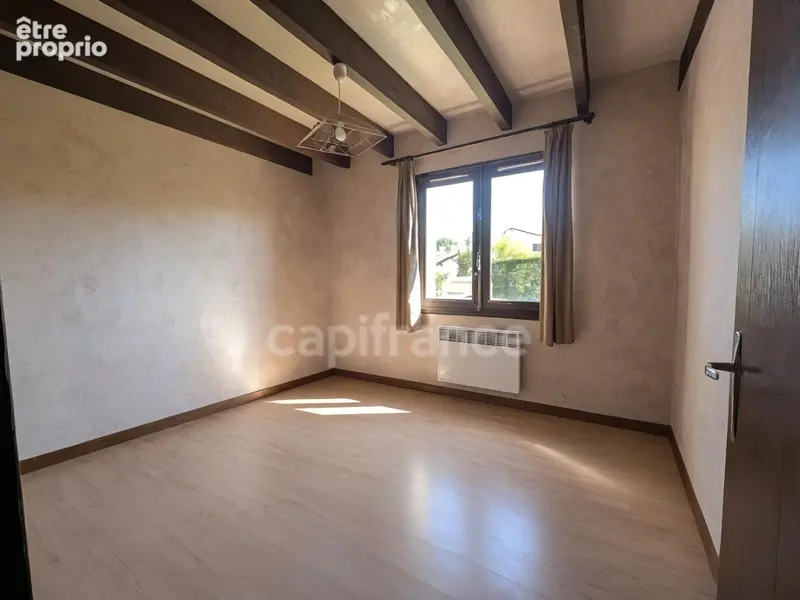 Maison à vendre 7 pièces LEOGNAN (33) - Garage - Piscine - 5 chambres - 2 SdB - photo 10