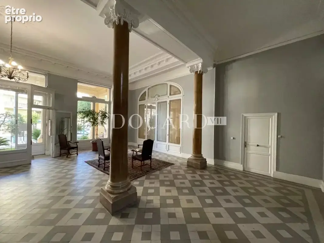 En exclusivité studio avec échappée mer, dans magnifique immeuble bourgeois en plein centre de Menton - photo 13