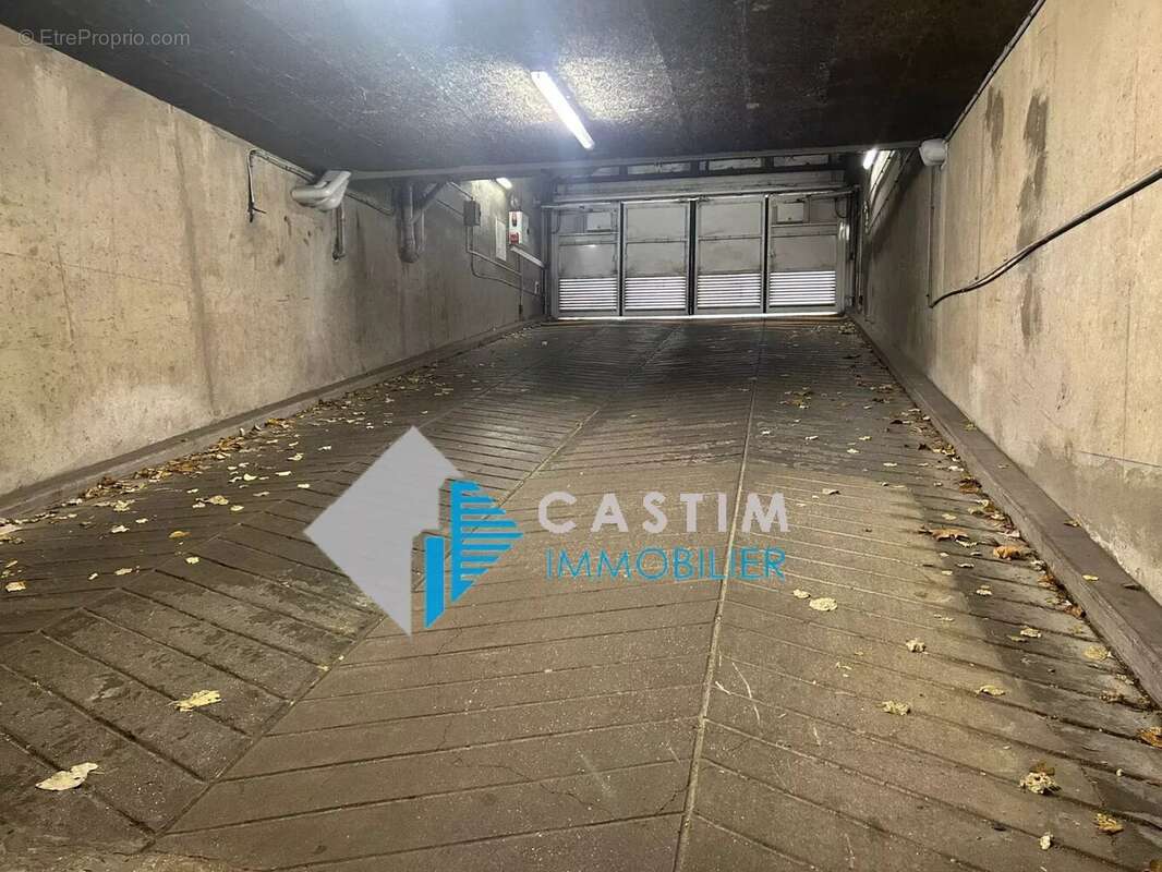 Parking à PARIS-14E