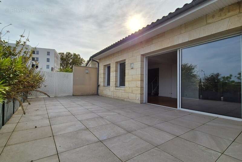 Appartement à BORDEAUX