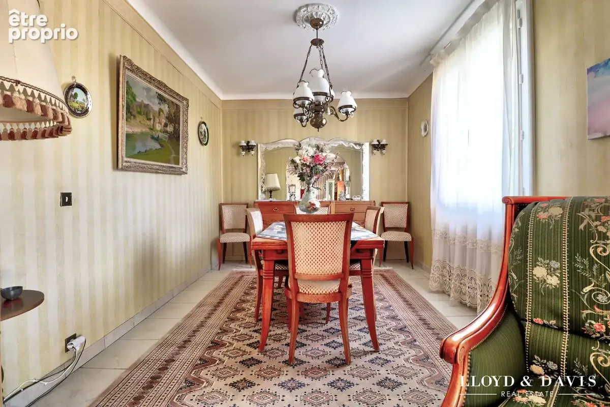 Maison 8 pièces 159 m² à vendre à Saint-Ambroix (30500) - photo 4