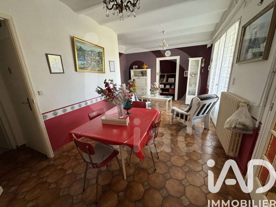 Photo 7 - Maison à SAINT-JULIEN-LES-ROSIERS
