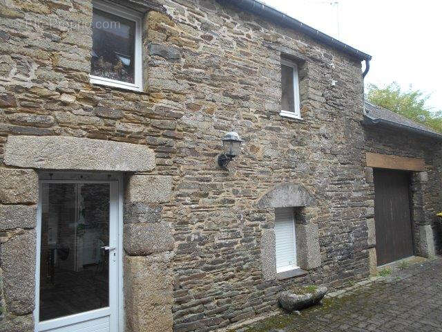 Grande maison familiale + 2 maisons en pierres sur 668 m2 de terrain - photo 3