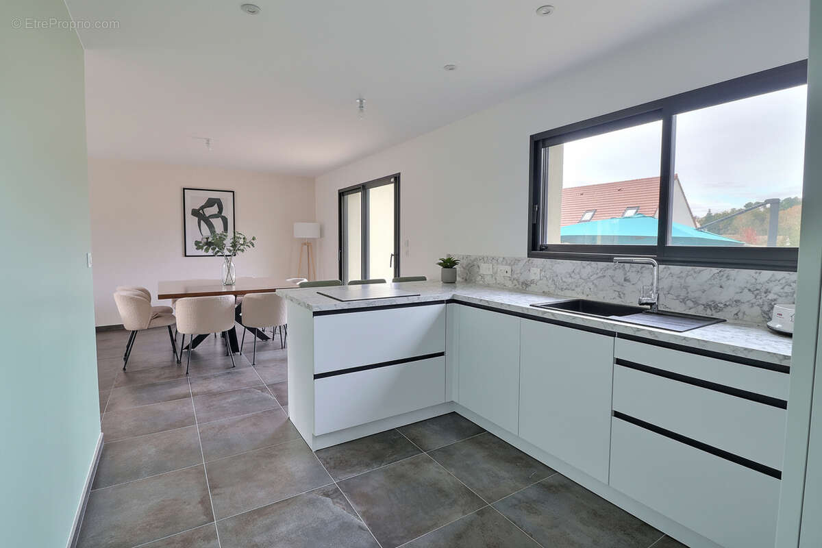 Maison à SAINT-LEGER-EN-YVELINES