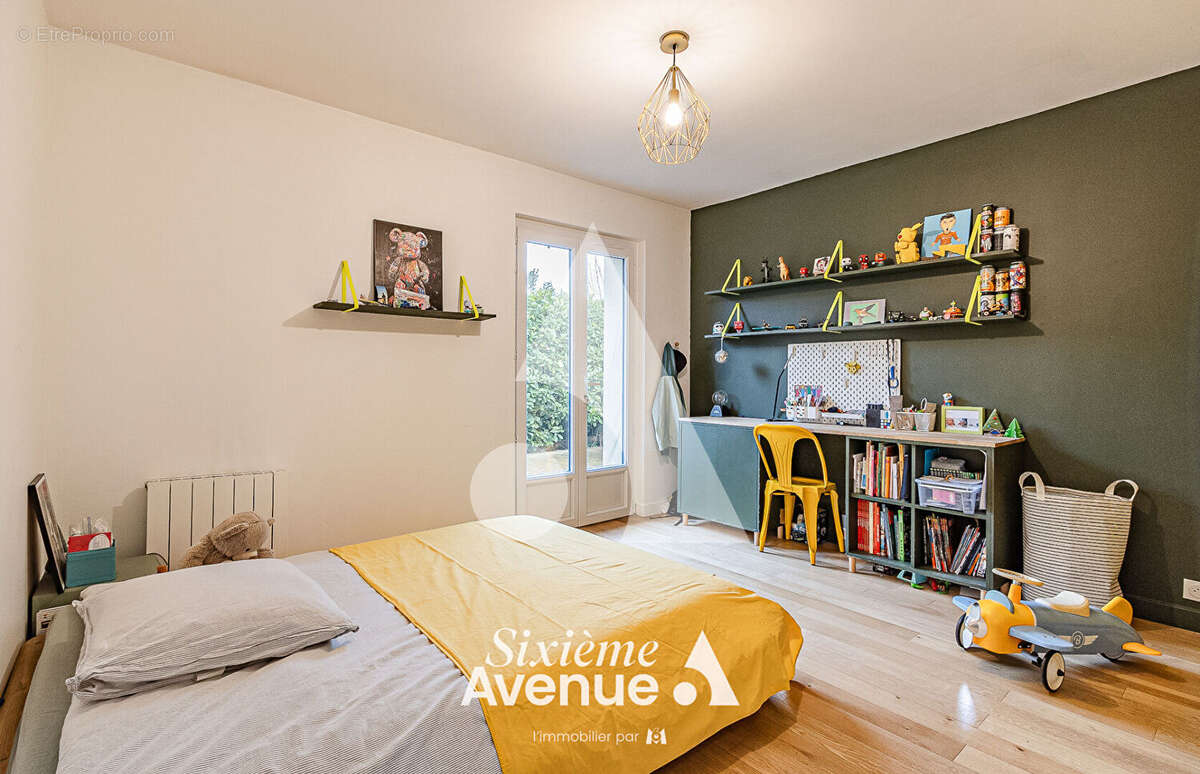 EXCLUSIVITÉ - Maison clé en main à proximité immédiate de l'école - CHAZAY-D'AZERGUES - photo 8