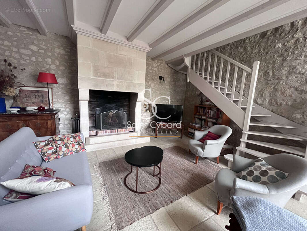 Maison à CHAMPNIERS