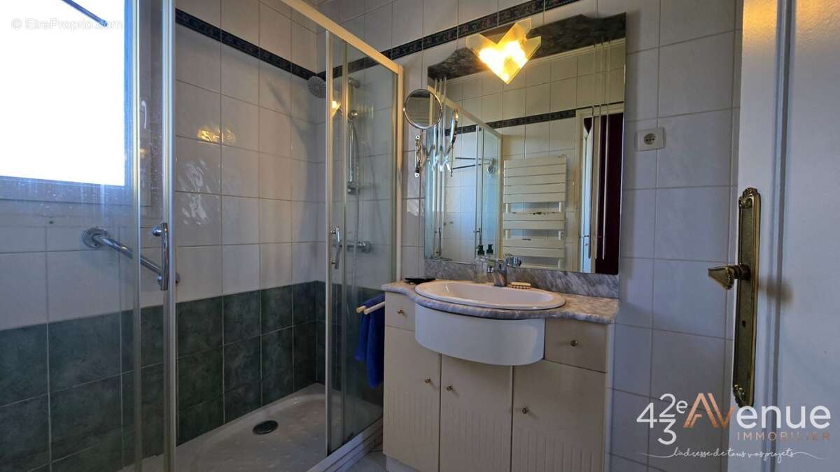 Maison à SAINT-GENEST-LERPT