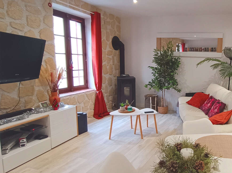 Maison à LA BEGUDE-DE-MAZENC