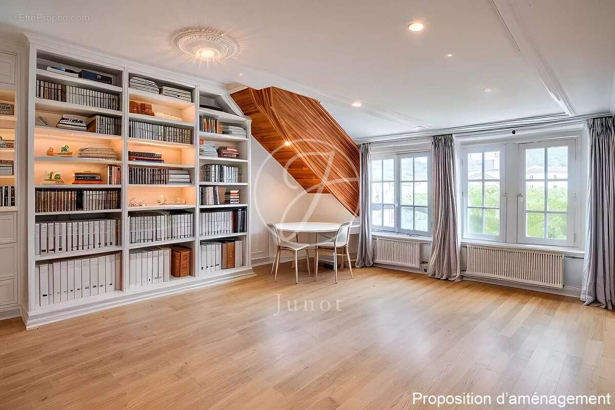 Maison à MARNES-LA-COQUETTE