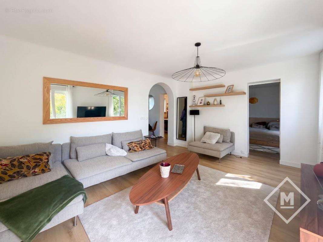 Appartement à MARSEILLE-9E