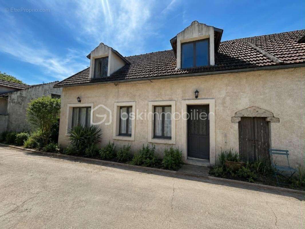 Maison à MEREVILLE