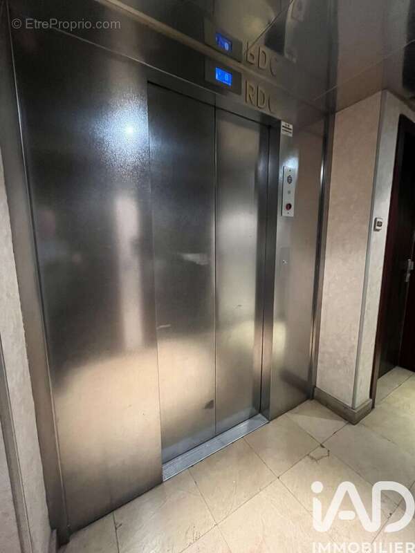 Photo 8 - Appartement à PARIS-15E