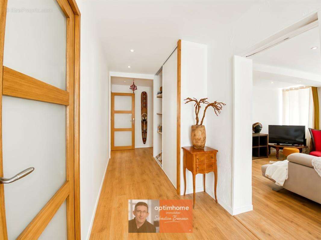 Ensemble immobilier – 2 appartements – 184 m² habitables – Chaussin centre – Potentiel locatif - photo 2