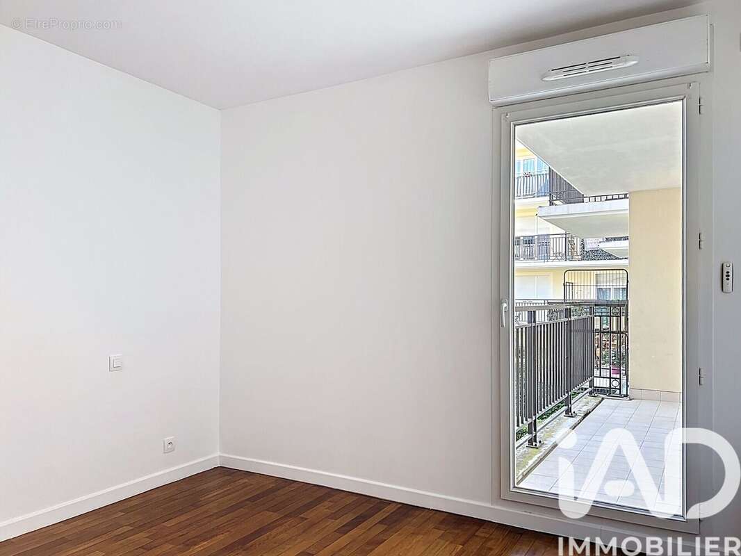 Photo 9 - Appartement à SAINT-CYR-L'ECOLE