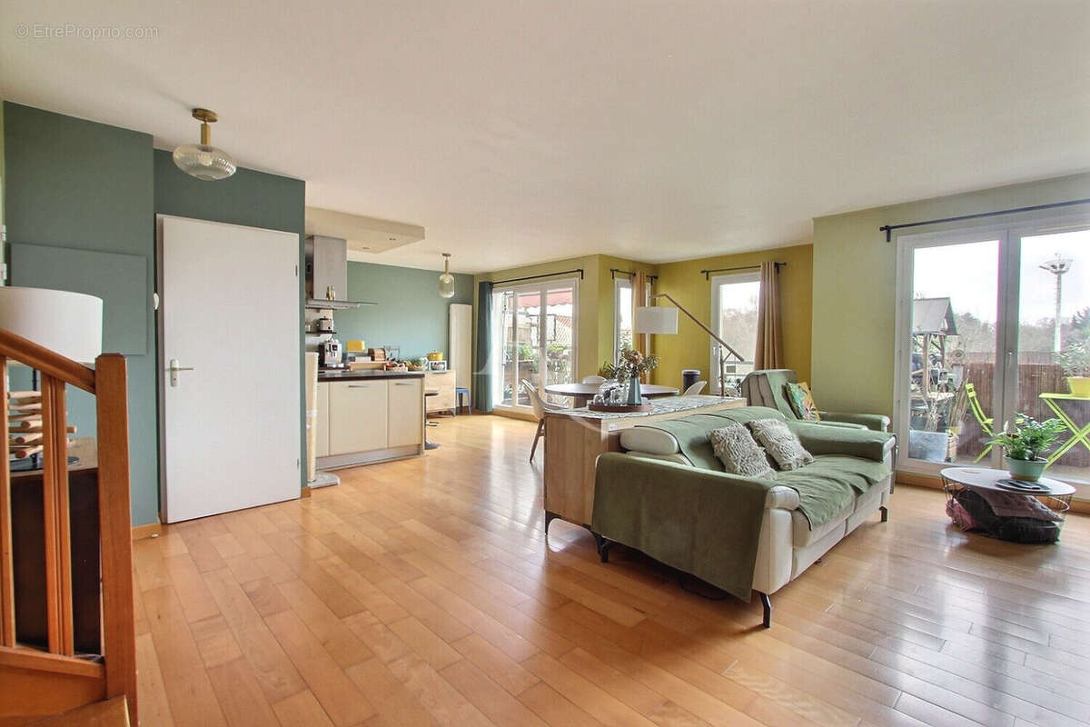 Appartement à VILLENEUVE-LA-GARENNE