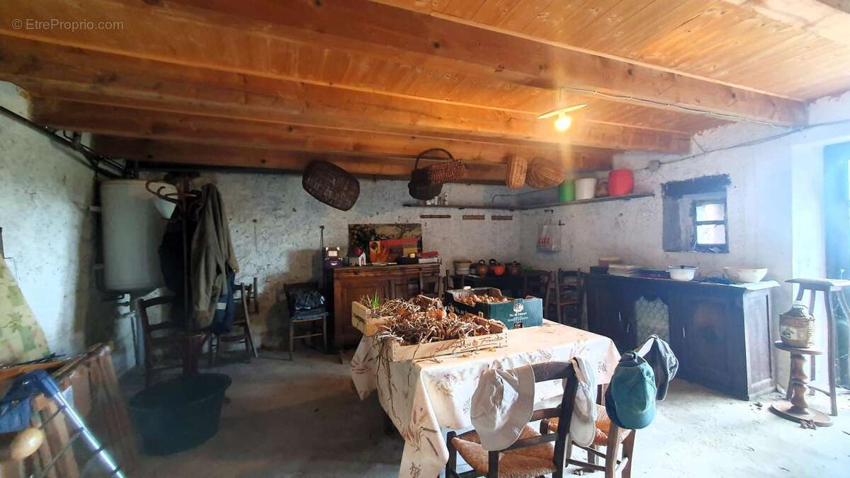 Maison à LA SALVETAT-PEYRALES