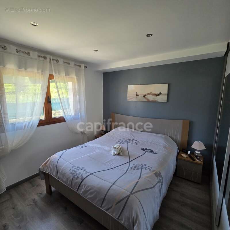 BASTELICACCIA (Corse du sud) proche AJACCIO: Villa de 360m2 avec  piscine et jardin paysager - photo 17