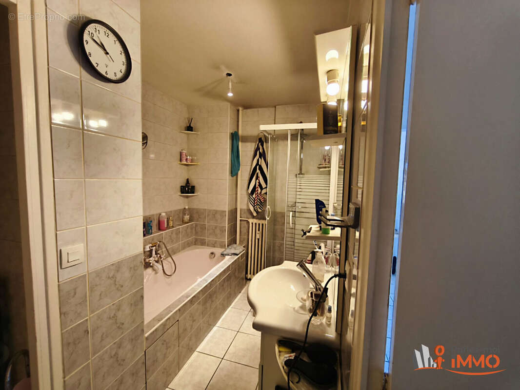 Appartement à SAINT-ETIENNE
