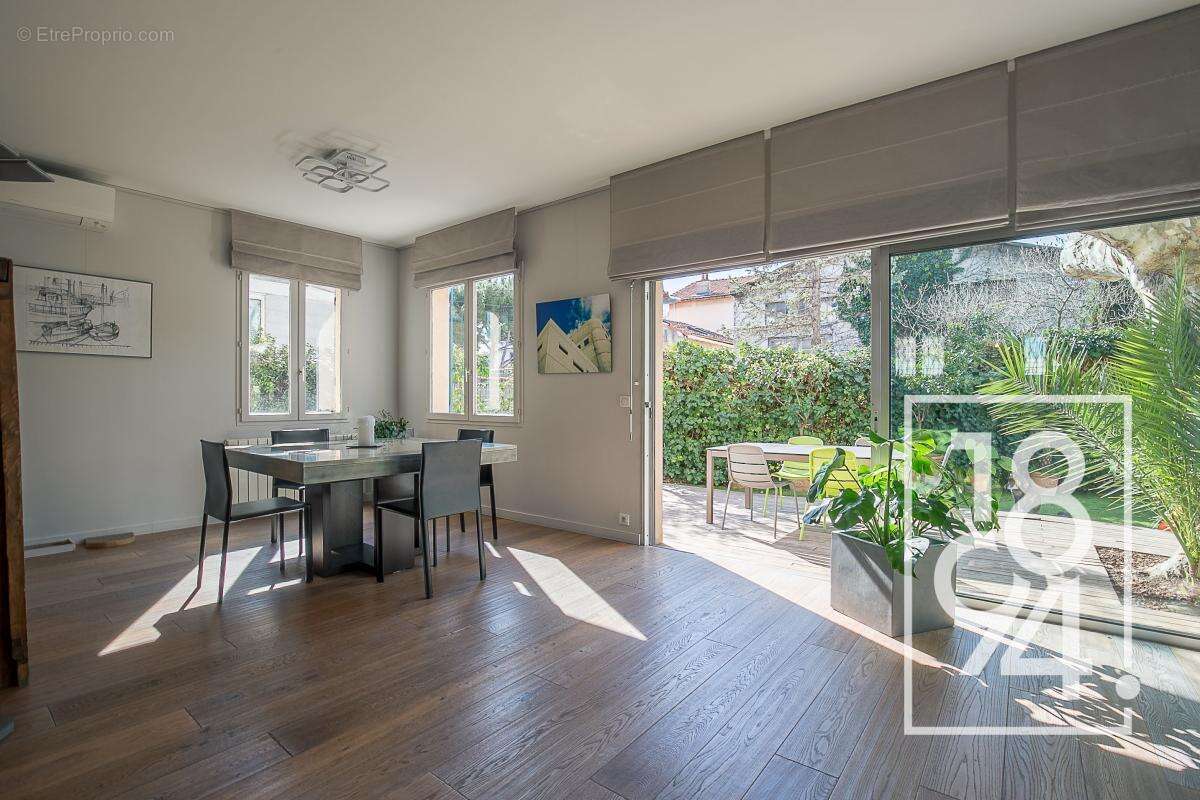 Appartement à MARSEILLE-9E