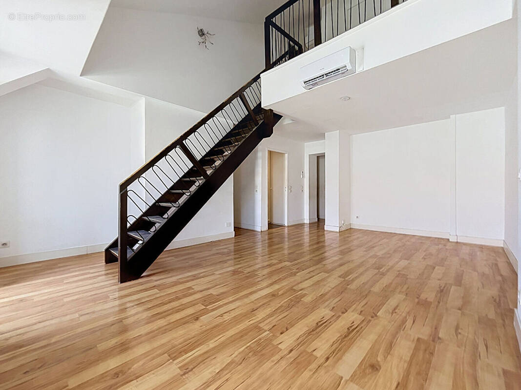 Appartement à MARSEILLE-2E