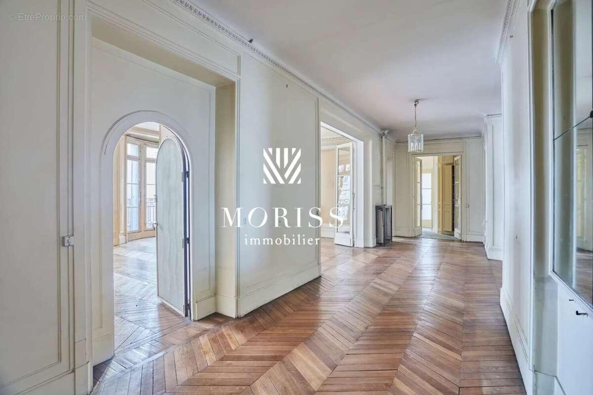 Appartement à PARIS-17E
