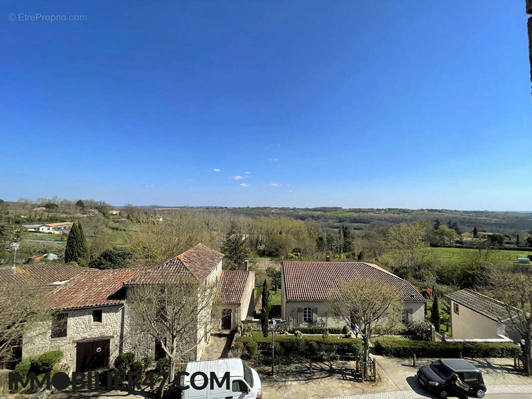 Appartement à PRAYSSAS