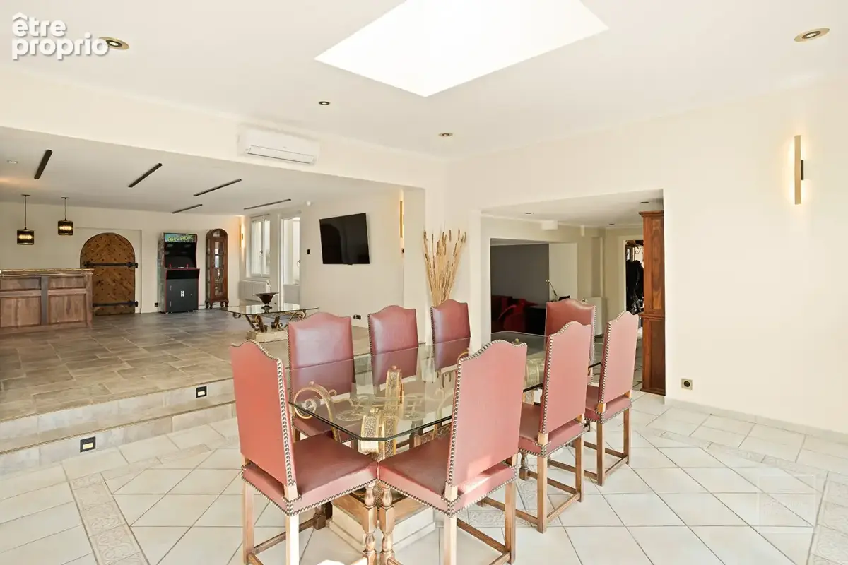 Maison bourgeoise, vue panoramique, 300m², jardin & piscine - photo 6