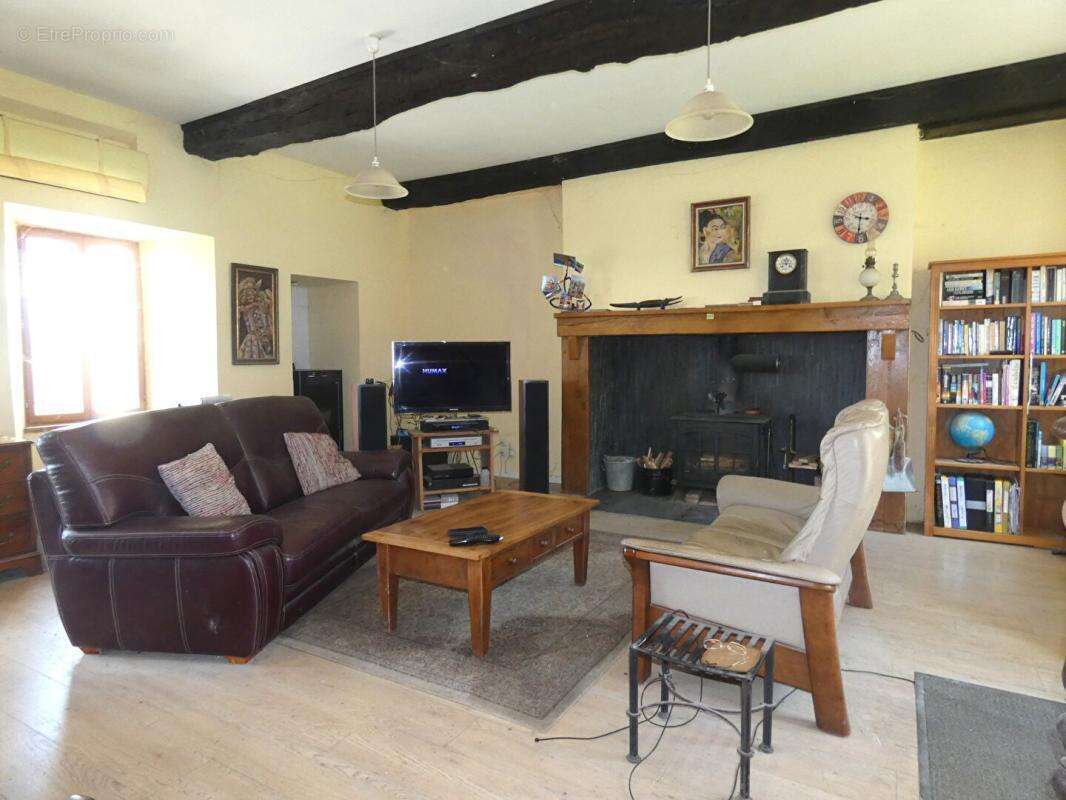 Maison 127 m2 / 2 chambres / studio / grange /  terrain 1362m² - photo 9