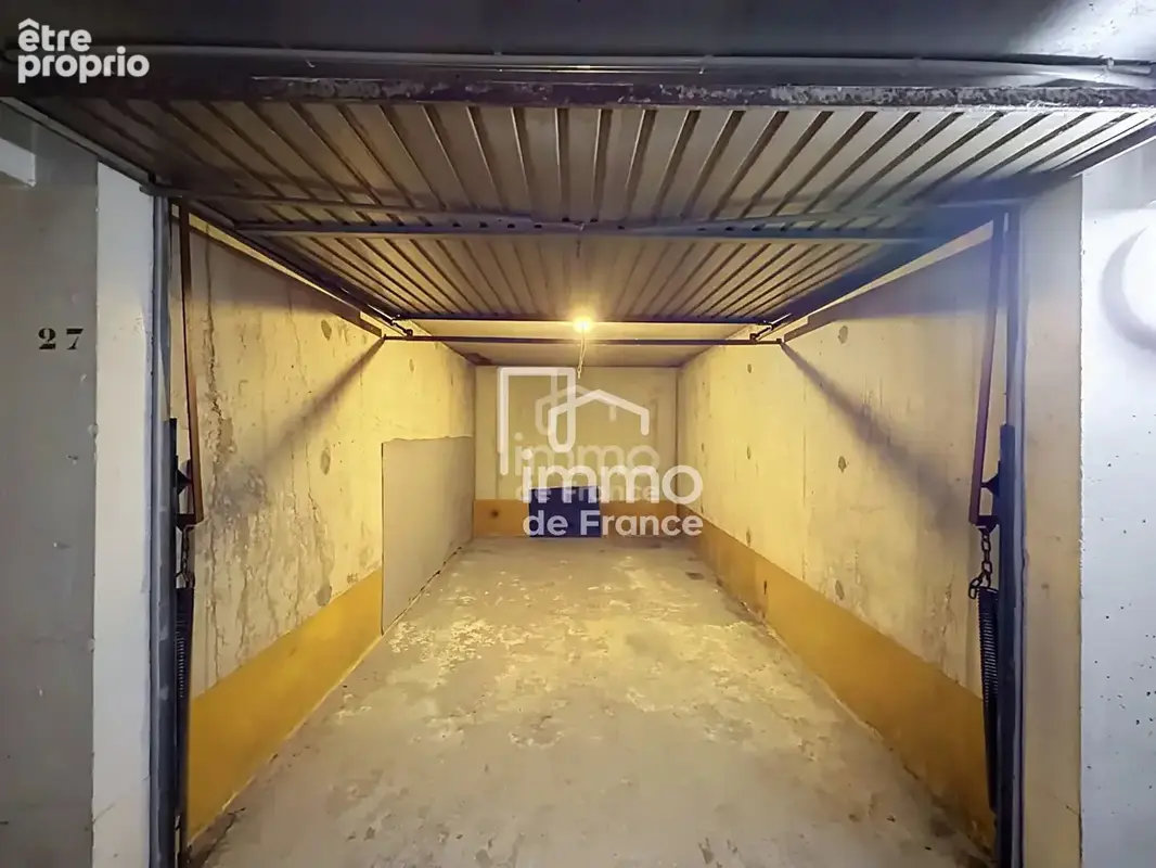 Photo Parking à Oyonnax au prix de 10 000€