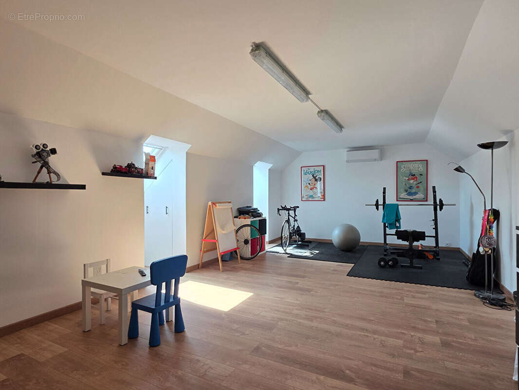 Maison à GENLIS