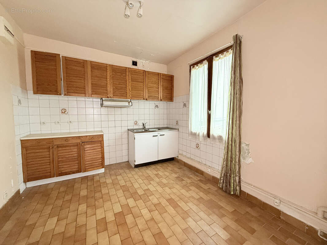 Autre à RUEIL-MALMAISON