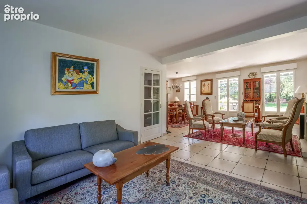 Tours limite Saint Cyr sur Loire, propriété exceptionnelle à vendre. - photo 6