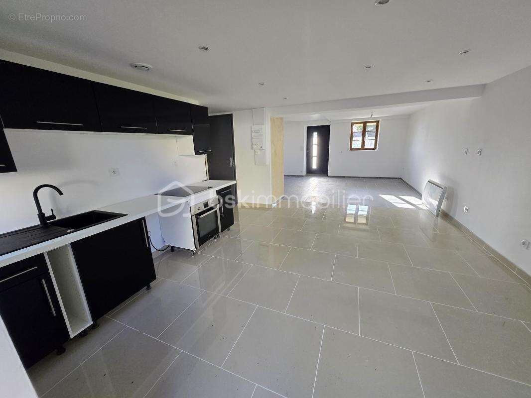 Maison à SAINT-LEGER-DES-VIGNES