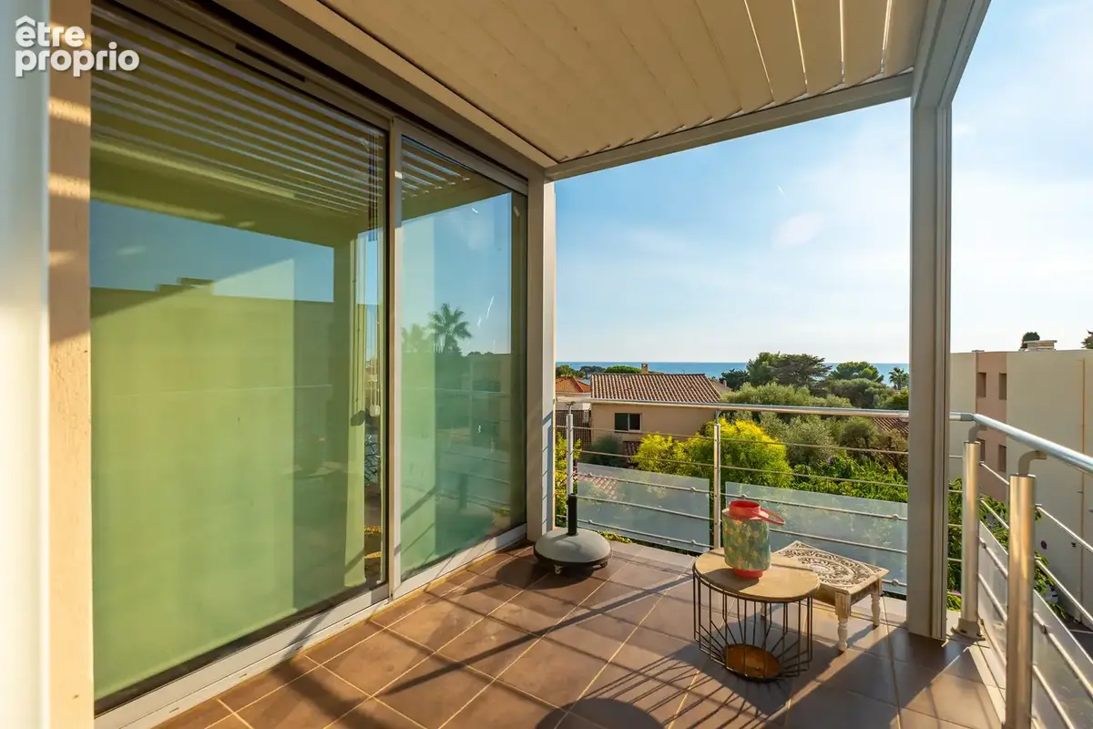 Proche calanques et commerces, exceptionnel T3/4 en duplex avec vue mer et 2 parkings - photo 9