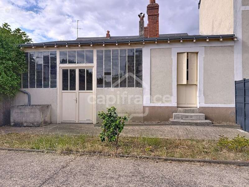 Maison Velpeau à rénover, jardin et accès voiture - photo 5