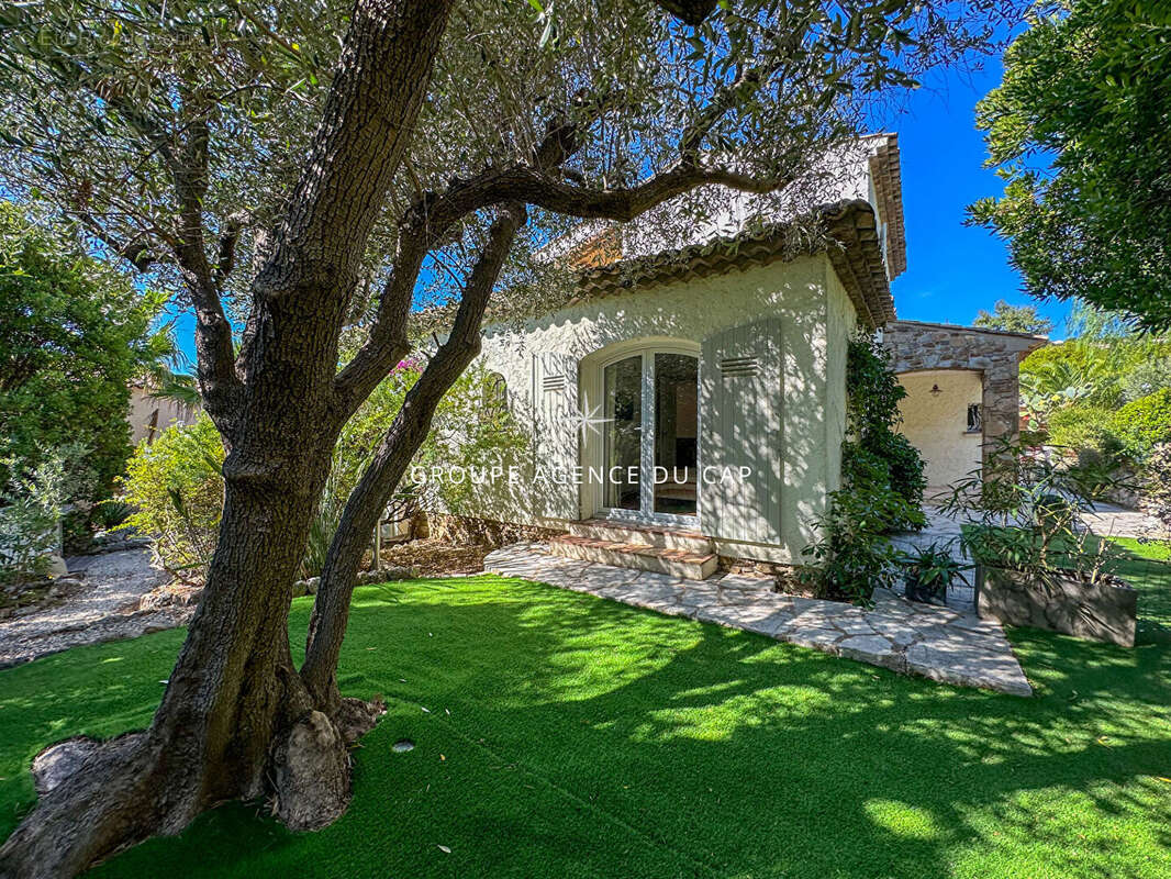 Maison à LES ISSAMBRES