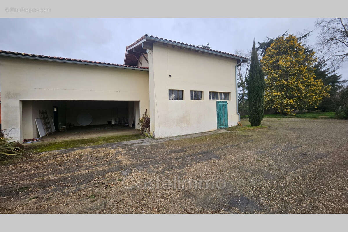 Maison à CASTELSARRASIN