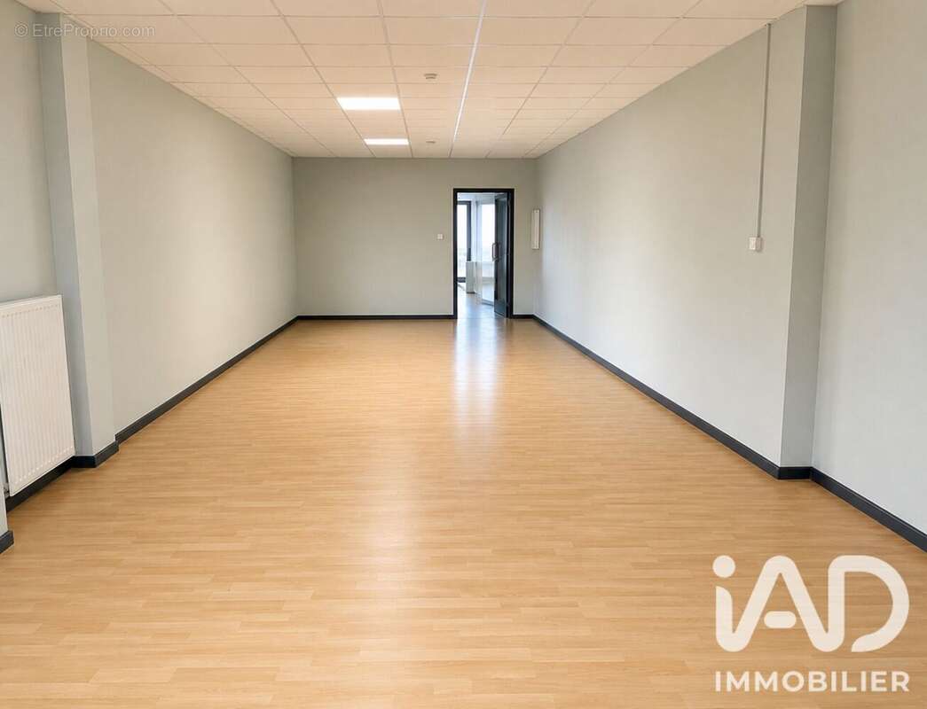 Appartement 245 m² à Denain  - photo 2