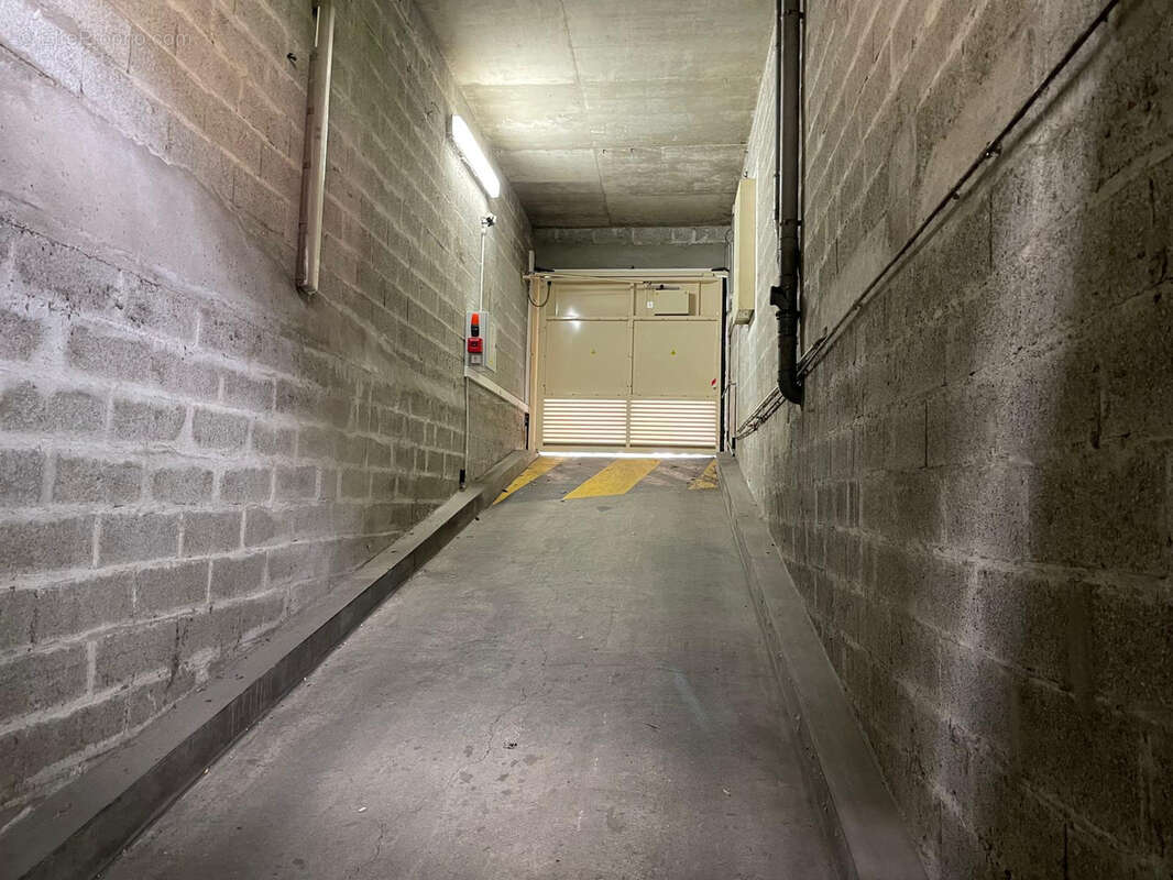 Parking à NOISY-LE-SEC