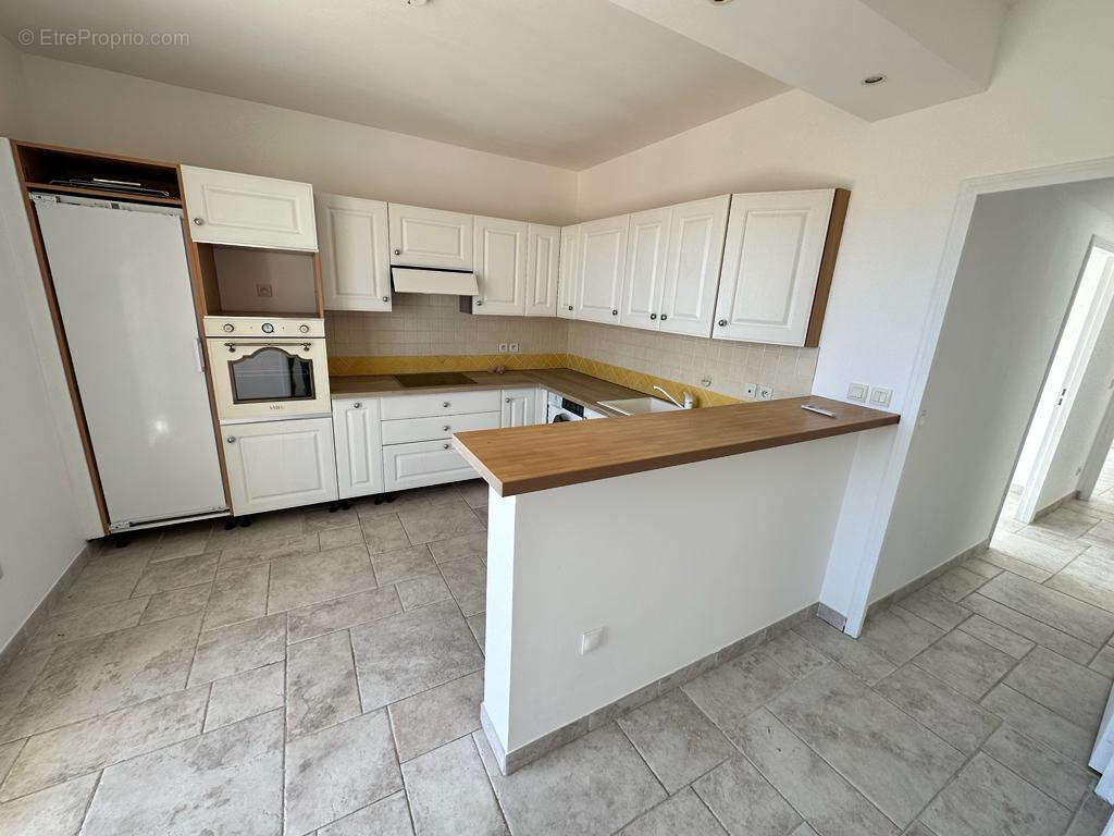 Appartement à SAINT-LAURENT-DU-VAR