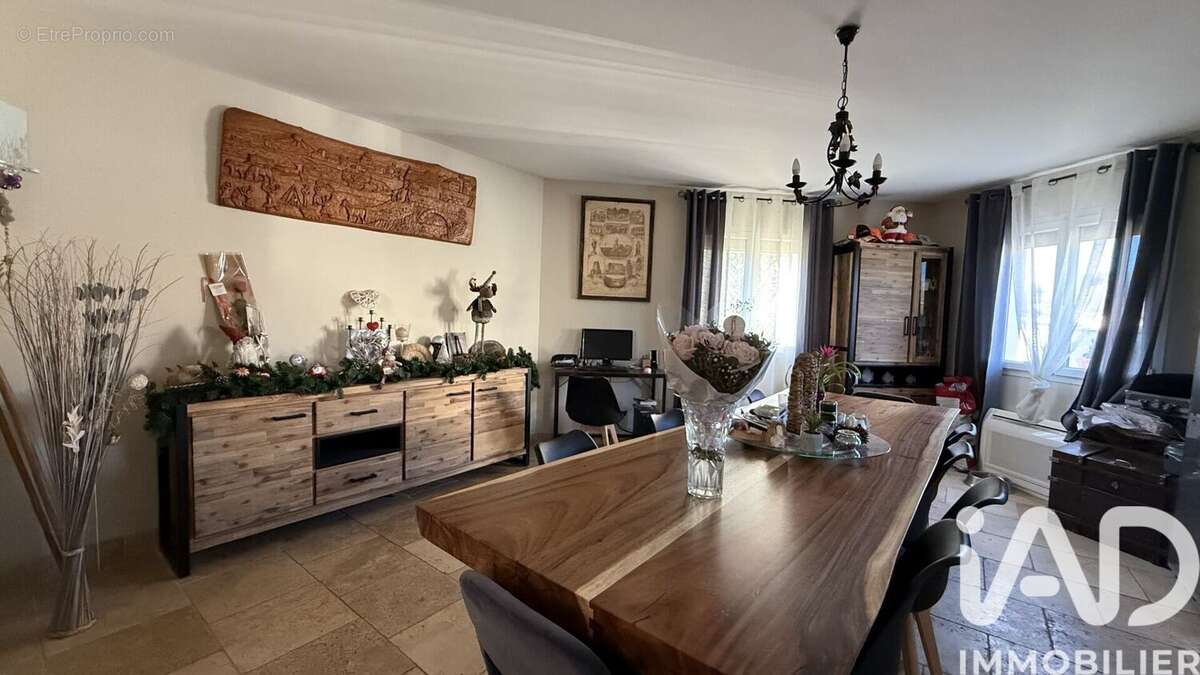 Photo 3 - Maison à BELLEGARDE