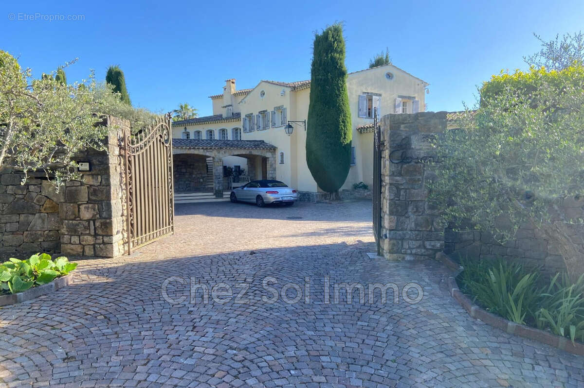 Maison à MOUGINS