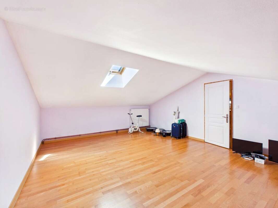 Maison familiale spacieuse avec 5 chambres, grand terrain - photo 15
