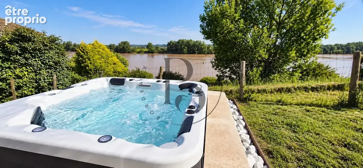 Arveyres - maison  avec garage, jardin et jacuzzi - photo 1
